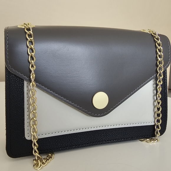 Miniso Small Gold Chain Bag - Picture 3 of 5